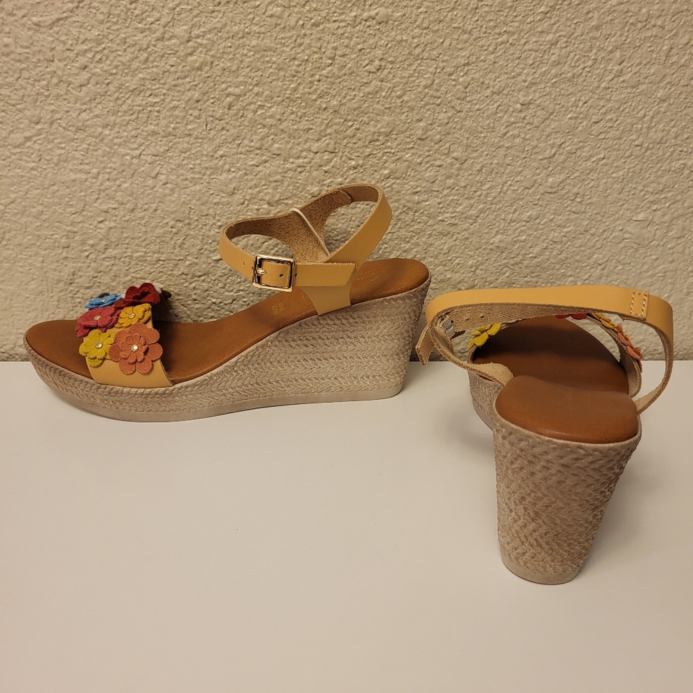 NWT Avellini Genuine Leather Floral Wedge Sandals Size 9 - Picture 5 of 11